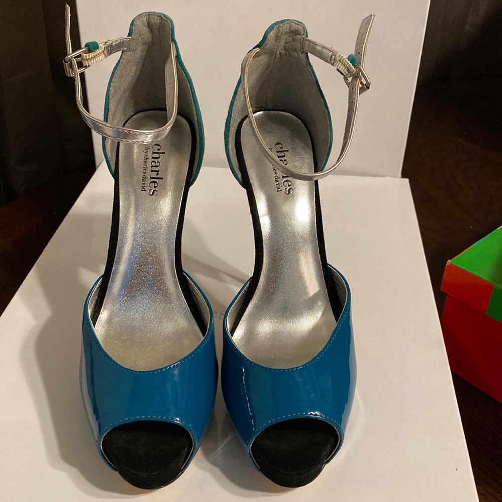 Green heels size 7